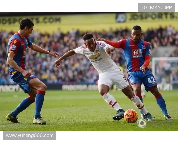 马丁内斯的传奇之路：从默默无闻到足球巨星的辉煌历程